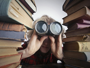 Personne qui recherche des documents